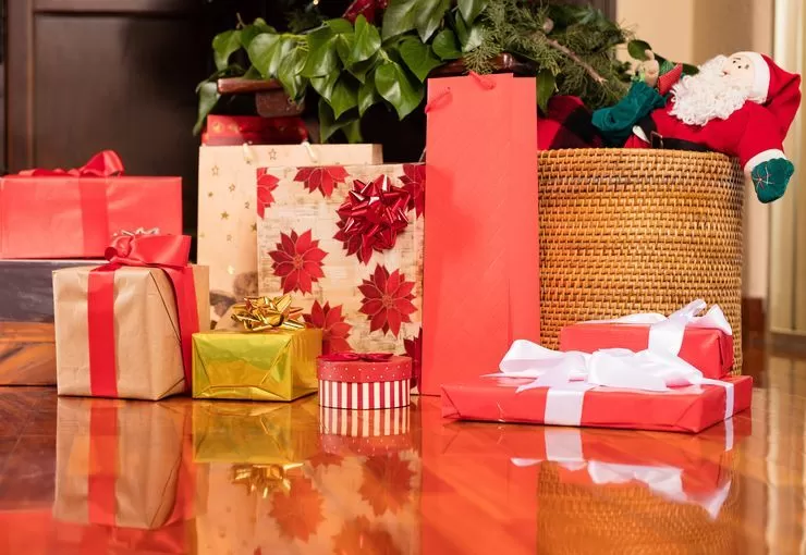 Новогодние подарки готовить нужно уже сейчас! Сроки доставки новогодних товаров: подарков, украшений и сувениров из Китая